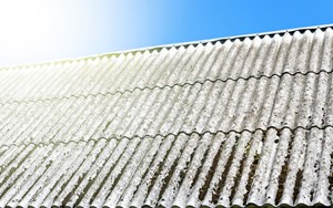 a tiled roof in the daylight